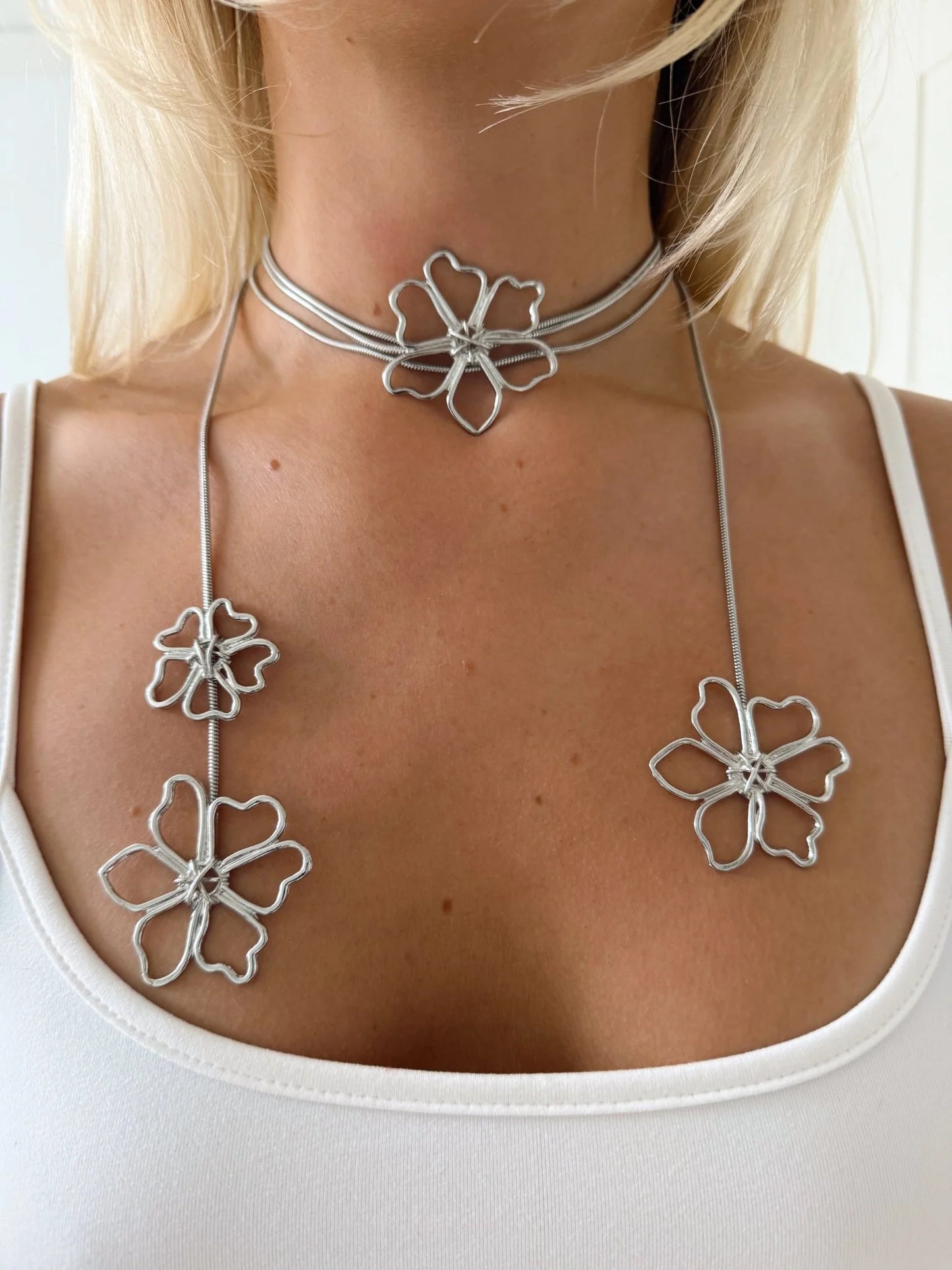 FLOWER LAYER NECKLACE